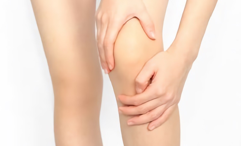 膝の痛みが治らない人必見 膝が痛む原因 と治療法を徹底解説